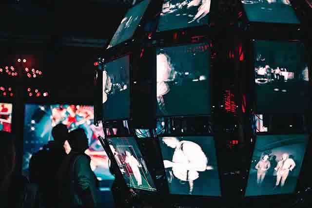 Elite Technology: Charting Future Frontiers with Artificial Intelligence